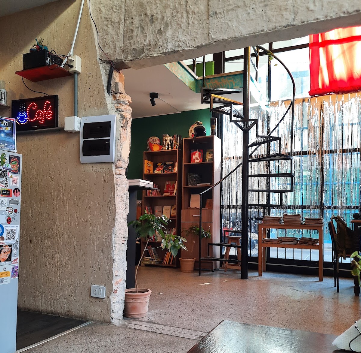 Contacto Café Social Club in Asunción
