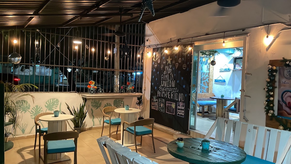 Good Vibes Coffee Shop & Garden in Cancún