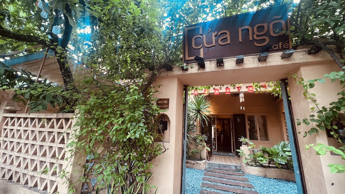 Cửa Ngõ Café in Da Nang