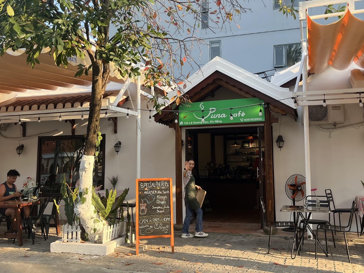Puna Specialty Coffee & Eatery in Da Nang