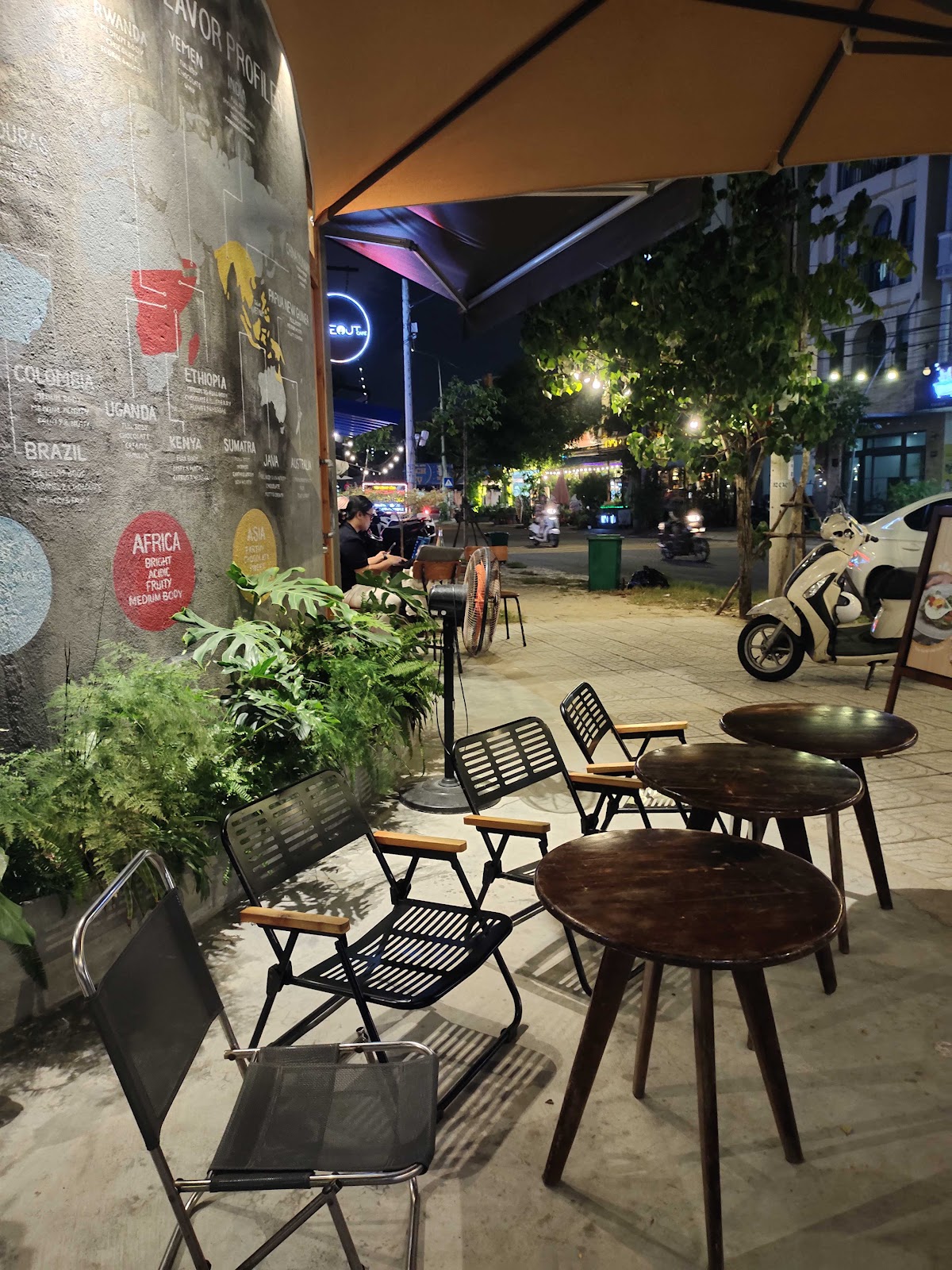 The Hideout café in Da Nang