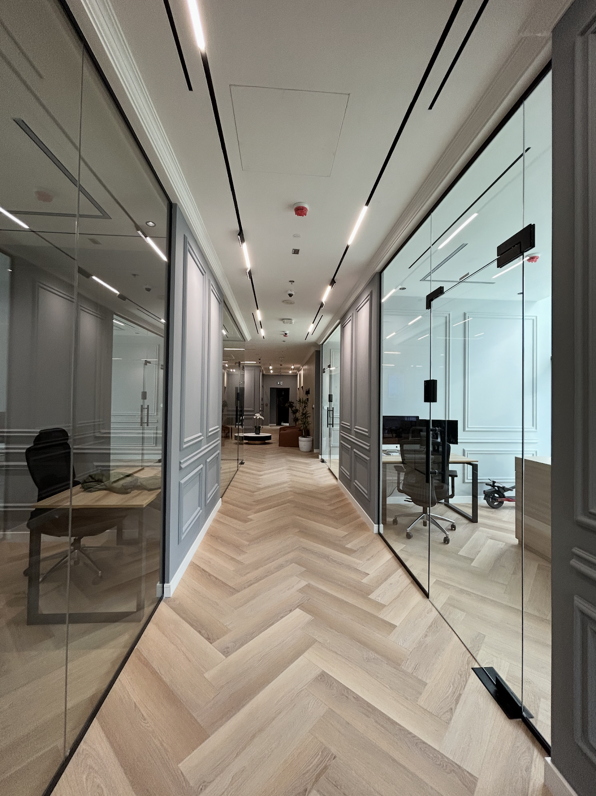 Oh My Desk – Downtown in Dubai
