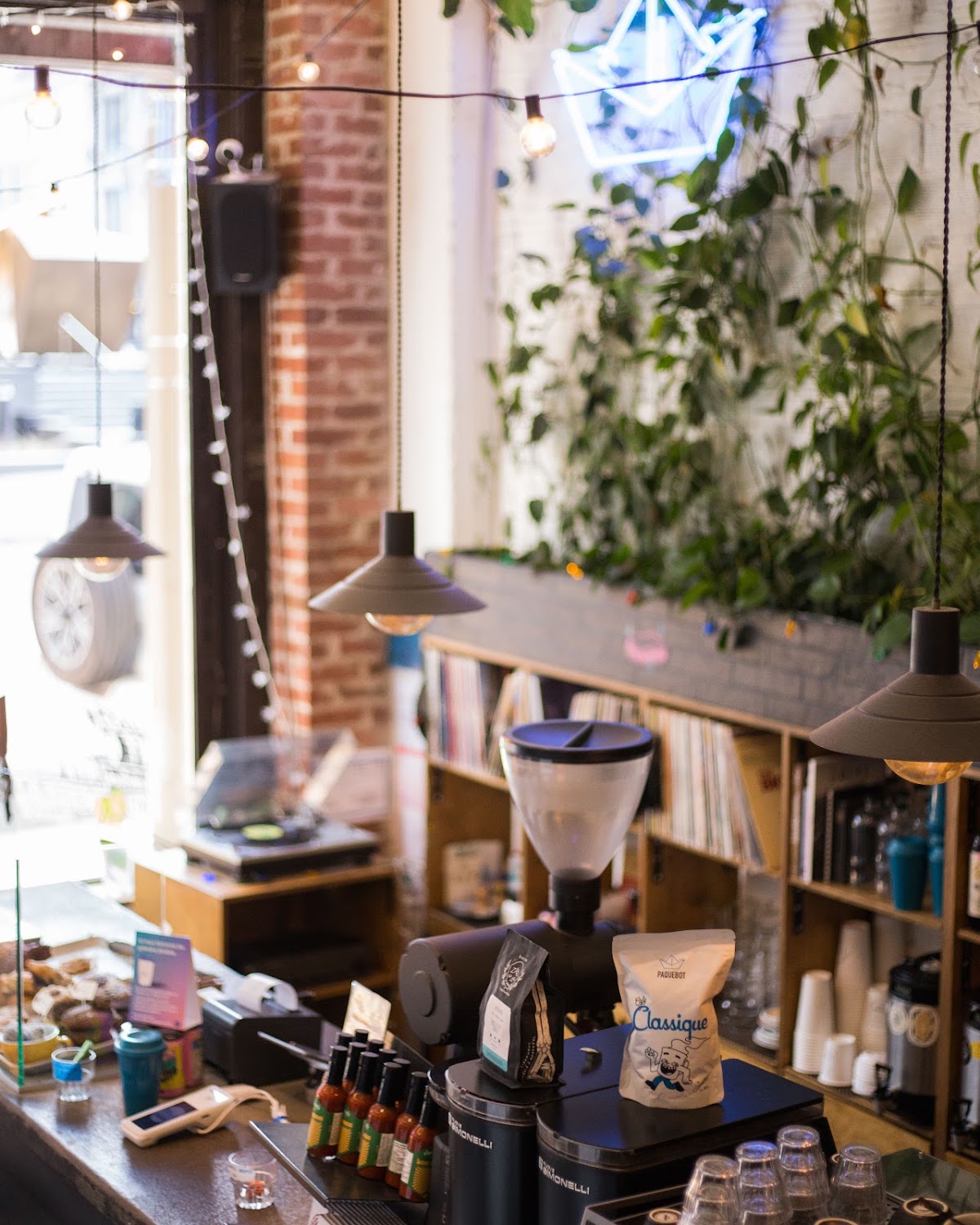 Café Paquebot Vieux-Montréal in Montreal