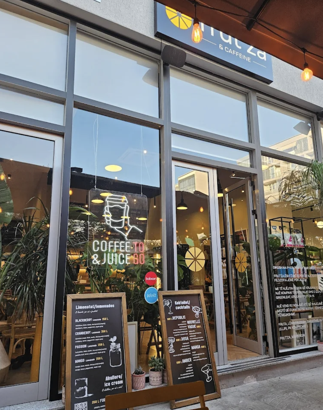 Frut’za | Komuna - Specialty Coffee & All Day Brunch