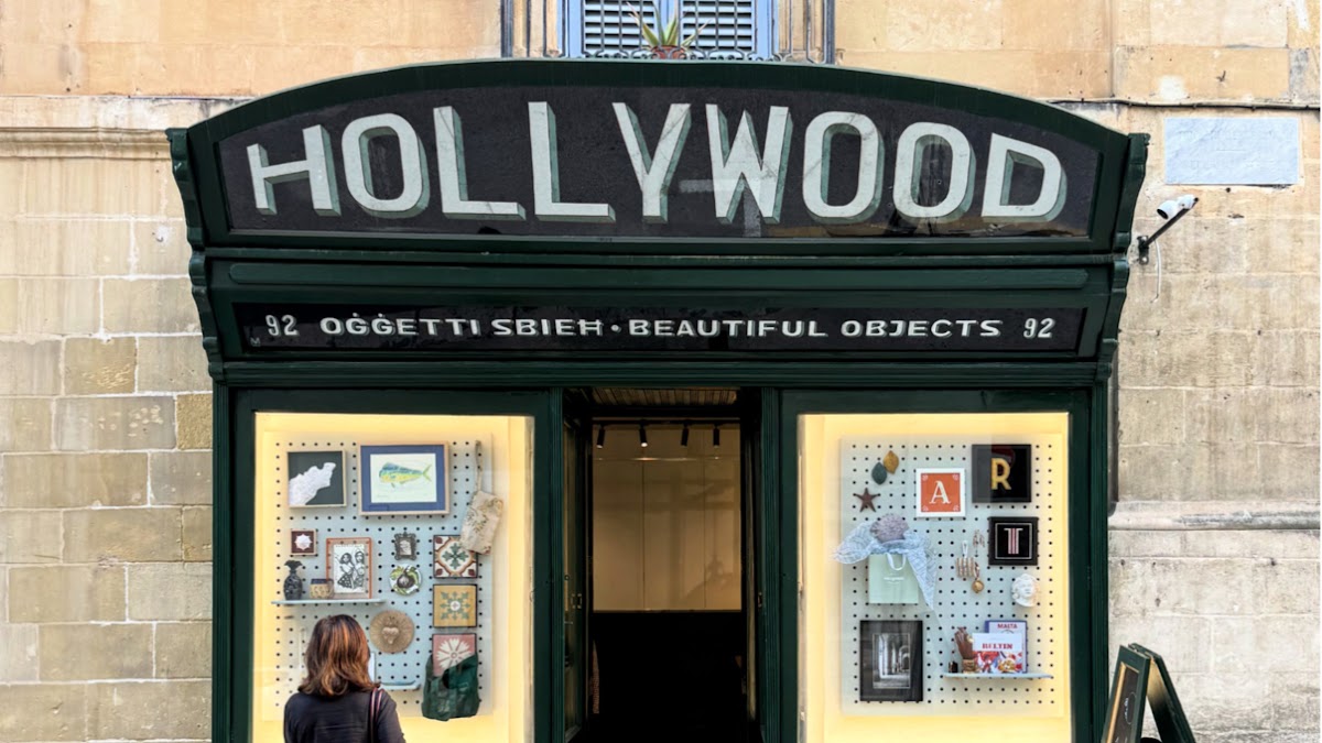 Hollywood - Oġġetti Sbieħ • Beautiful Objects
